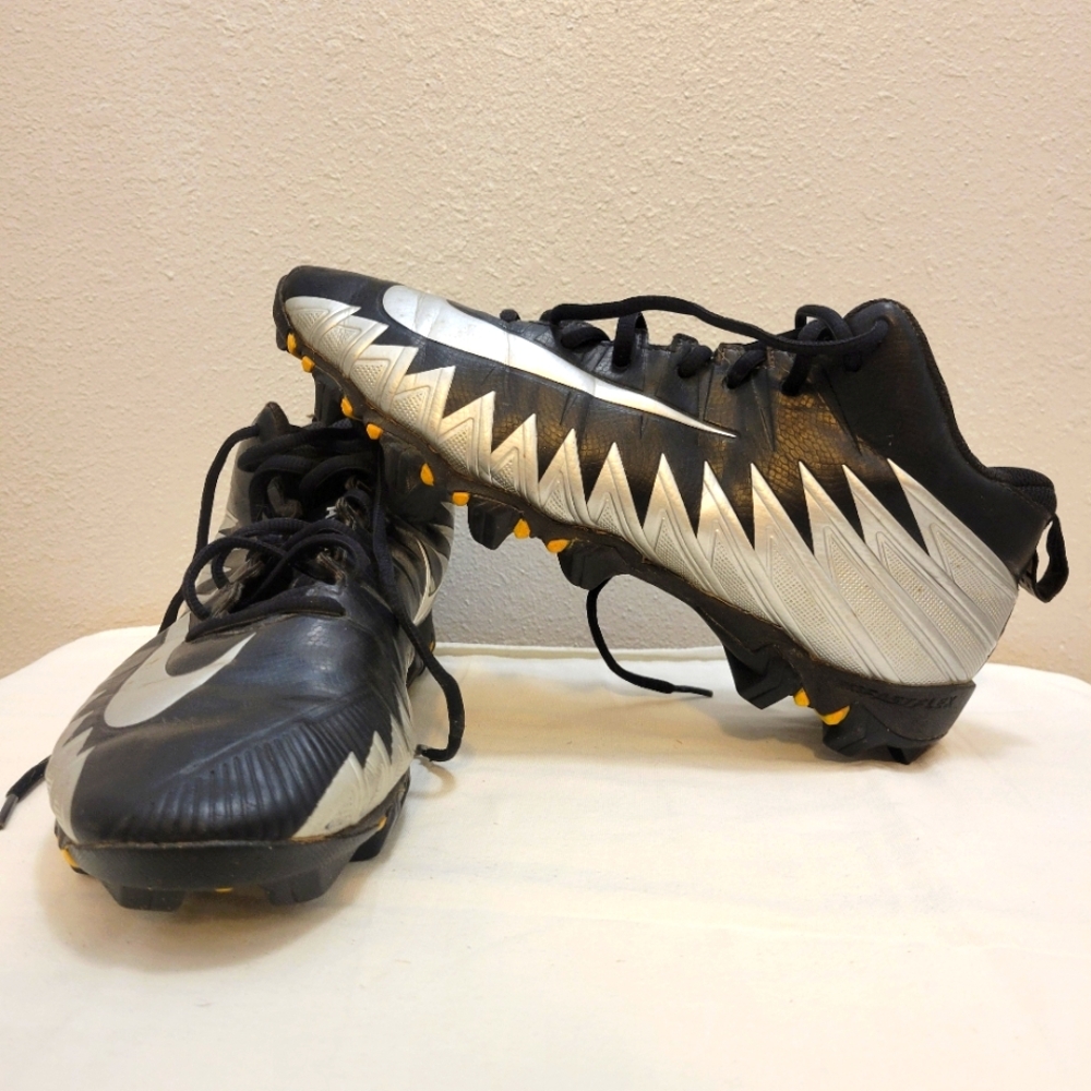 Nike Black and Gray Athletic Shoes